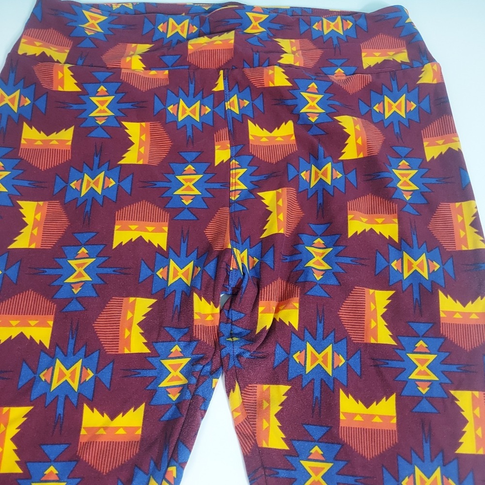 LULAROE TC  legging wide waist band Aztec Print Tall Curvy fit approx S/m‎